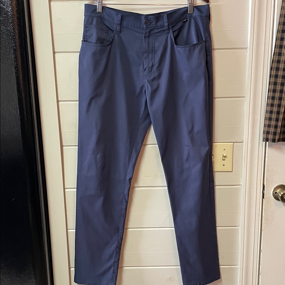 Travis Mathew Men’s 
Golf Pants Blue Polyester 5-Pocket Size 35.